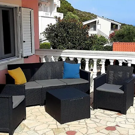Grande Vista - Spacious 3 Bedroom With Large Terrace And Fantastic Sea View Apartment *