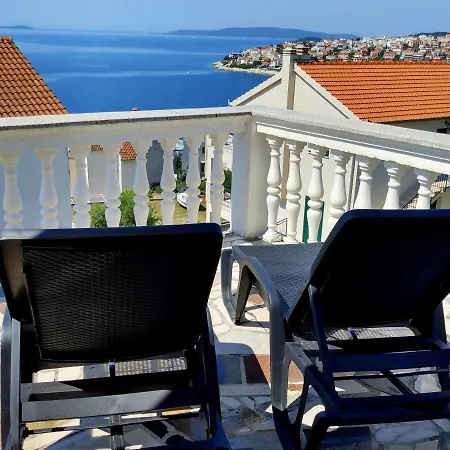Grande Vista - Spacious 3 Bedroom With Large Terrace And Fantastic Sea View * Trogir