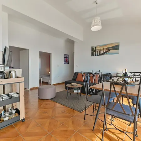 Apartment Grande Vista - Spacious 3 Bedroom With Large Terrace And Fantastic Sea View