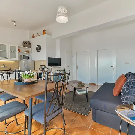 Grande Vista - Spacious 3 Bedroom With Large Terrace And Fantastic Sea View Apartment