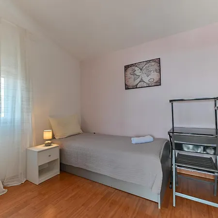 Grande Vista - Spacious 3 Bedroom With Large Terrace And Fantastic Sea View Apartment