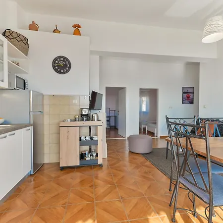 Apartman Grande Vista - Spacious 3 Bedroom With Large Terrace And Fantastic Sea View Trogir