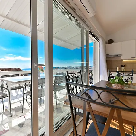 Grande Vista - Spacious 3 Bedroom With Large Terrace And Fantastic Sea View * Trogir
