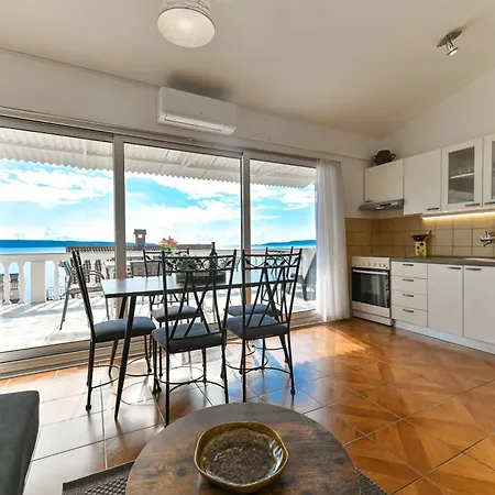 Apartman Grande Vista - Spacious 3 Bedroom With Large Terrace And Fantastic Sea View Trogir