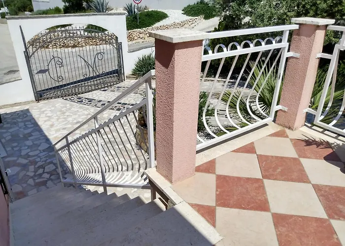 Apartman Grande Vista - Spacious 3 Bedroom With Large Terrace And Fantastic Sea View Trogir