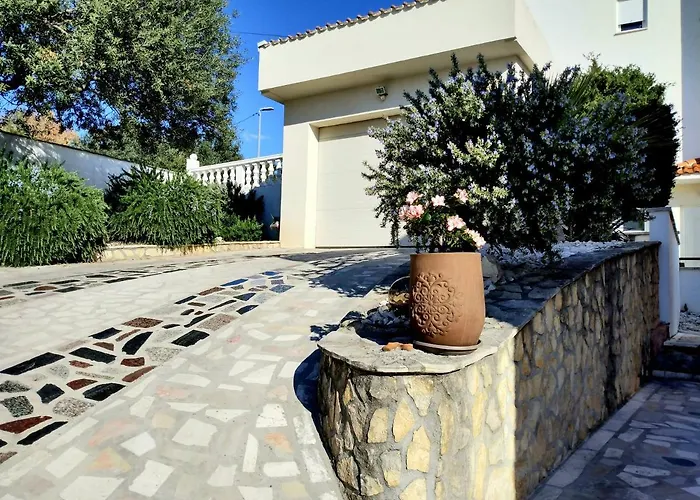 Grande Vista - Spacious 3 Bedroom With Large Terrace And Fantastic Sea View 公寓