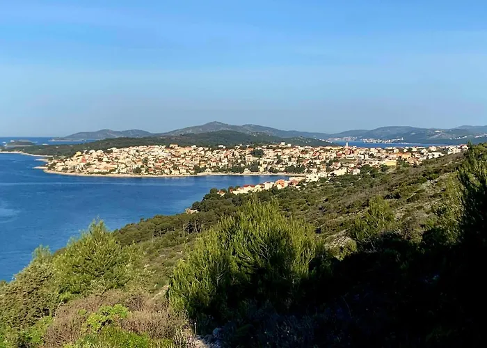 Grande Vista - Spacious 3 Bedroom With Large Terrace And Fantastic Sea View Trogir