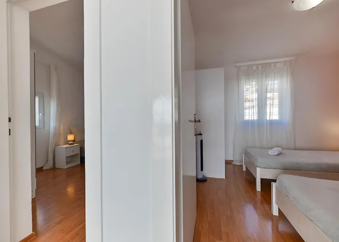 公寓 Grande Vista - Spacious 3 Bedroom With Large Terrace And Fantastic Sea View *