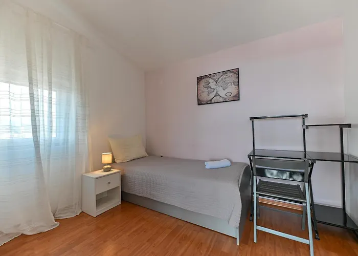 Grande Vista - Spacious 3 Bedroom With Large Terrace And Fantastic Sea View Apartman