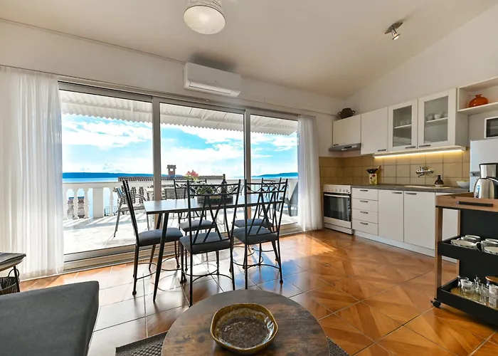 Apartman Grande Vista - Spacious 3 Bedroom With Large Terrace And Fantastic Sea View Trogir