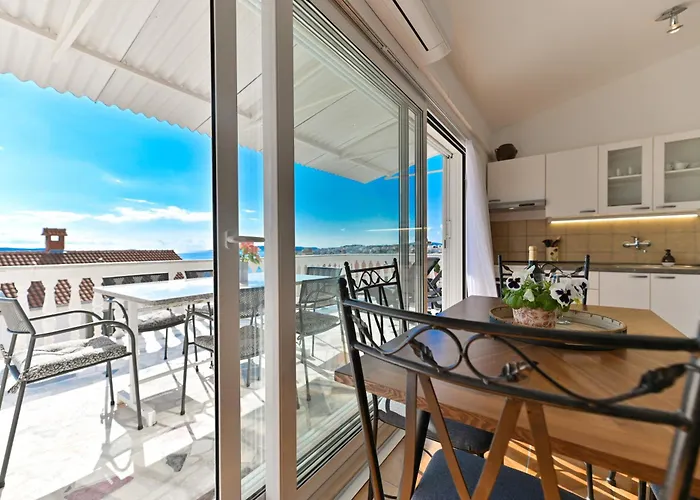 Grande Vista - Spacious 3 Bedroom With Large Terrace And Fantastic Sea View * Trogir